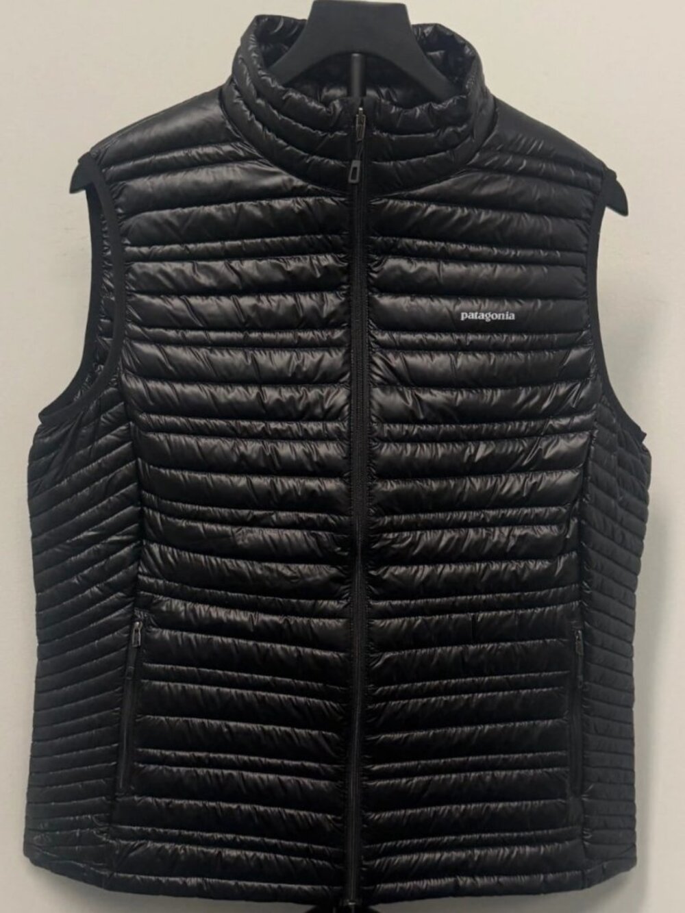 Patagonia Women’s Black Down Full Zip Vest XL